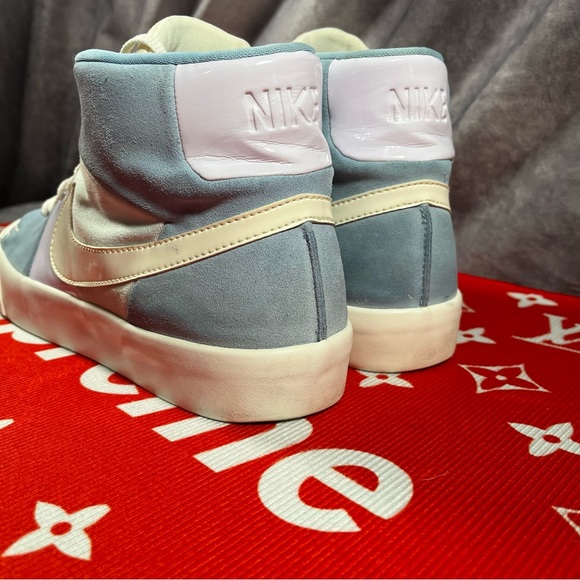 lightly used pair of 2018 nike blazer easter size 12 mens - Picture 12 of 12